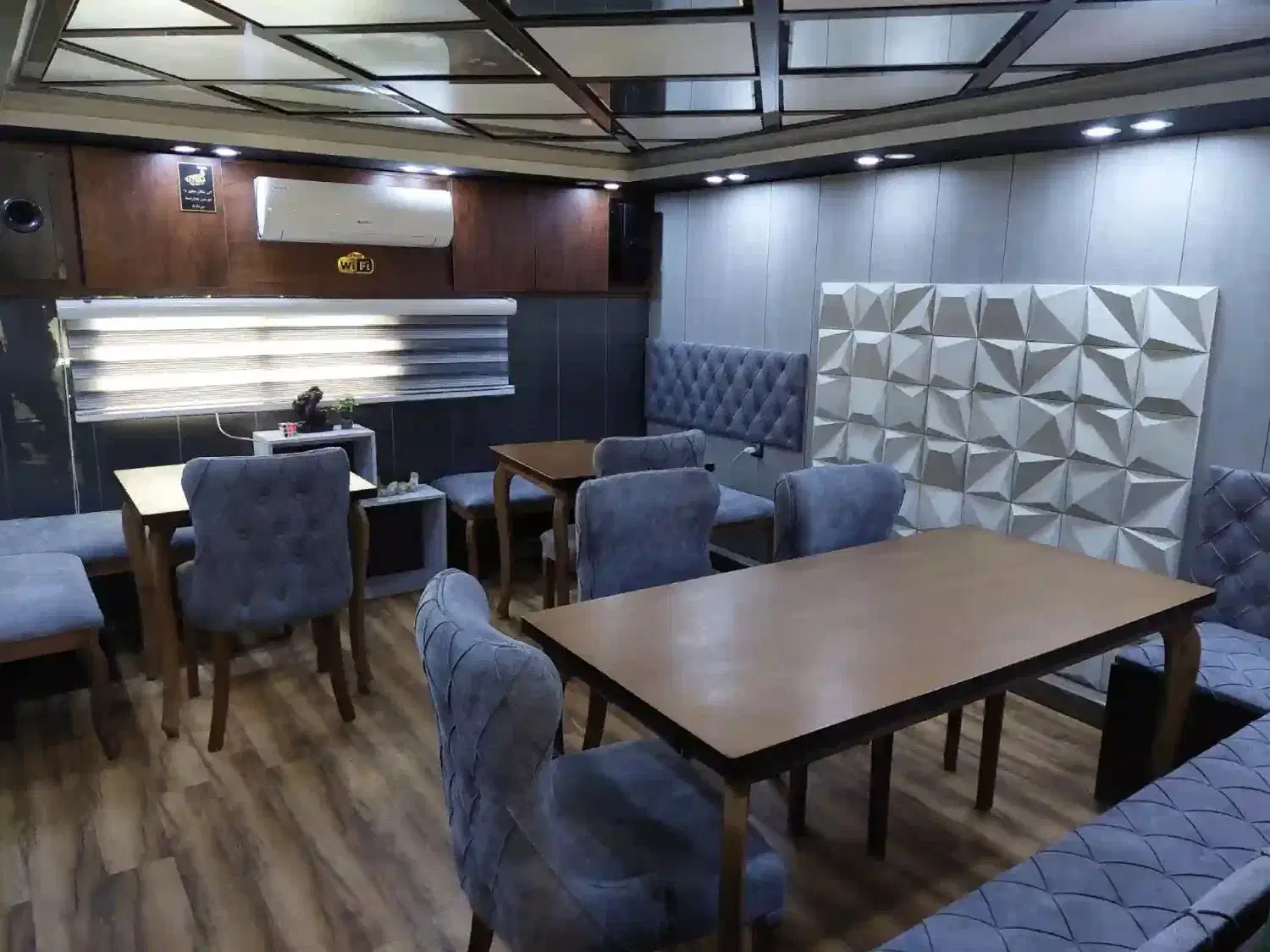 مغازه ۴۰متری میدان انقلاب دو طبقه|فروش مغازه و غرفه|اصفهان, چرخاب|دیوار