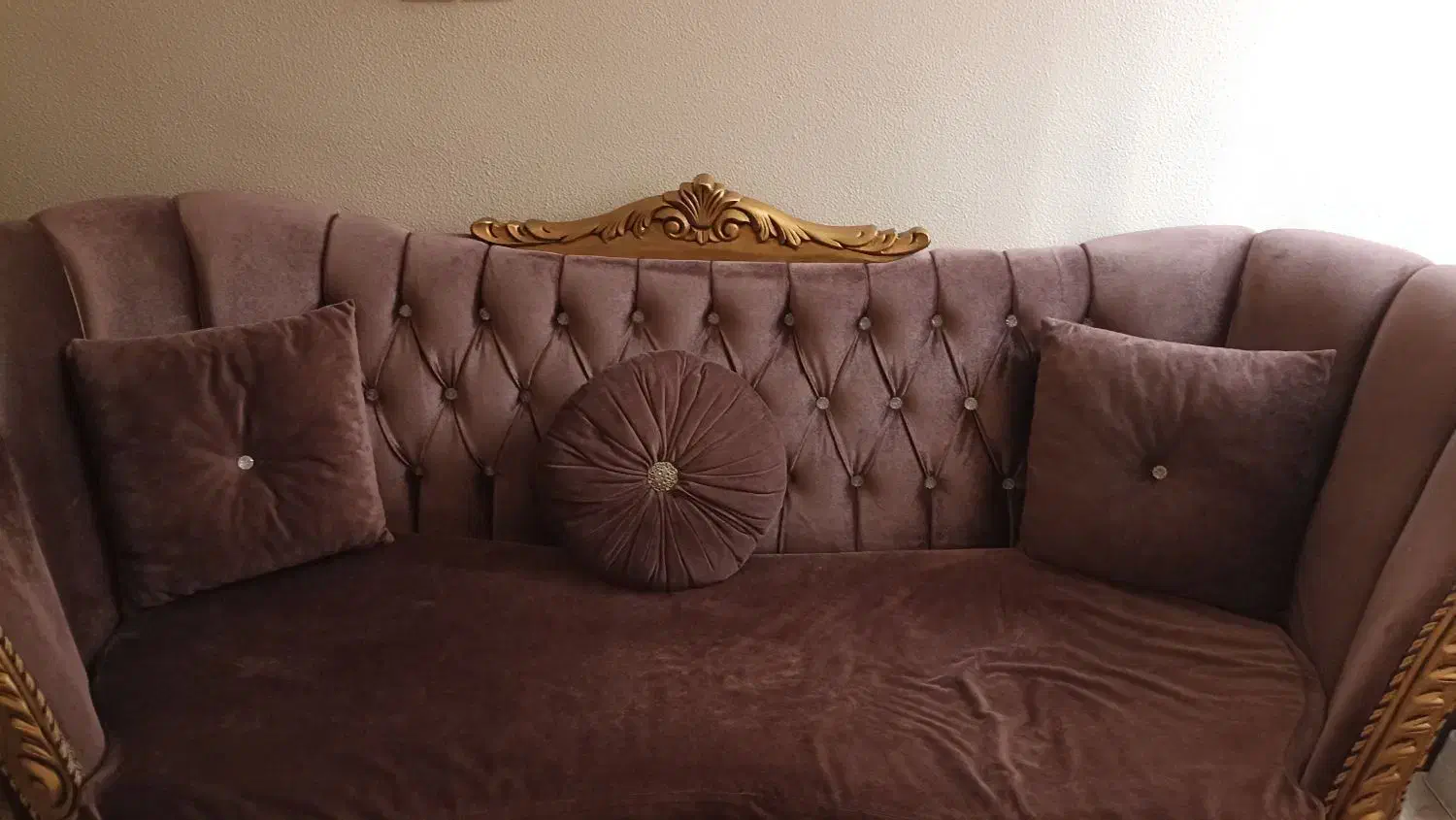 مبل هفت نفره|مبلمان خانگی و میز عسلی|شاهینشهر, خانه کارگر|دیوار