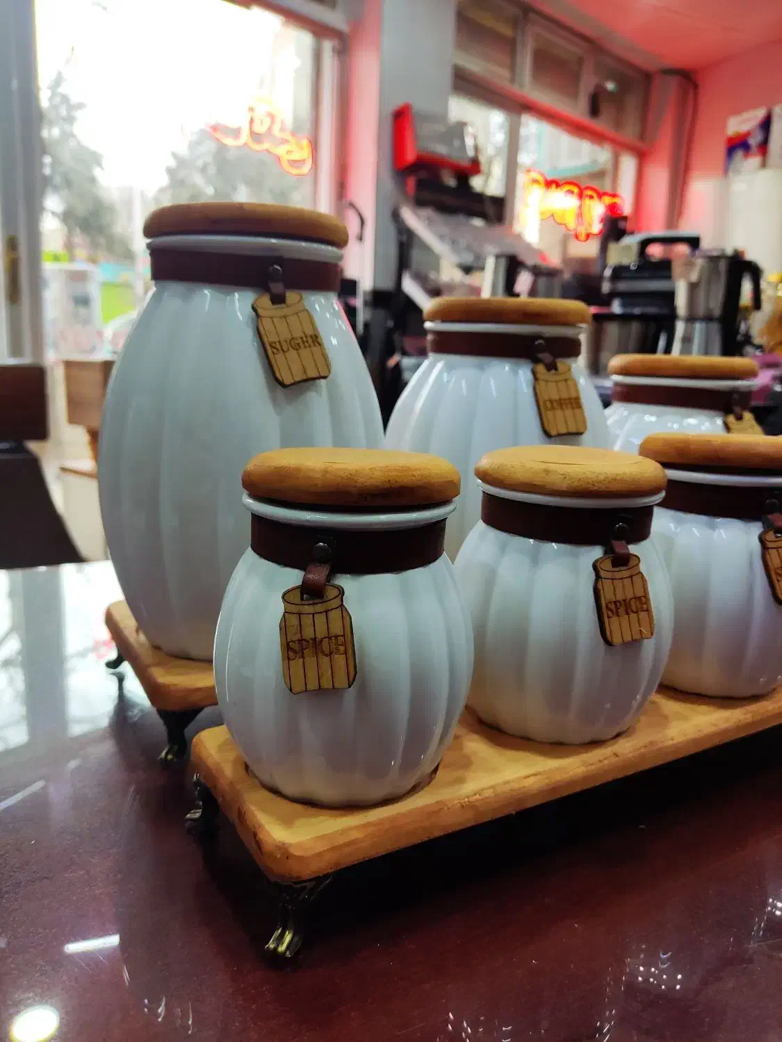 جاحبوباتی|ظروف پخت‌وپز|خوی, |دیوار