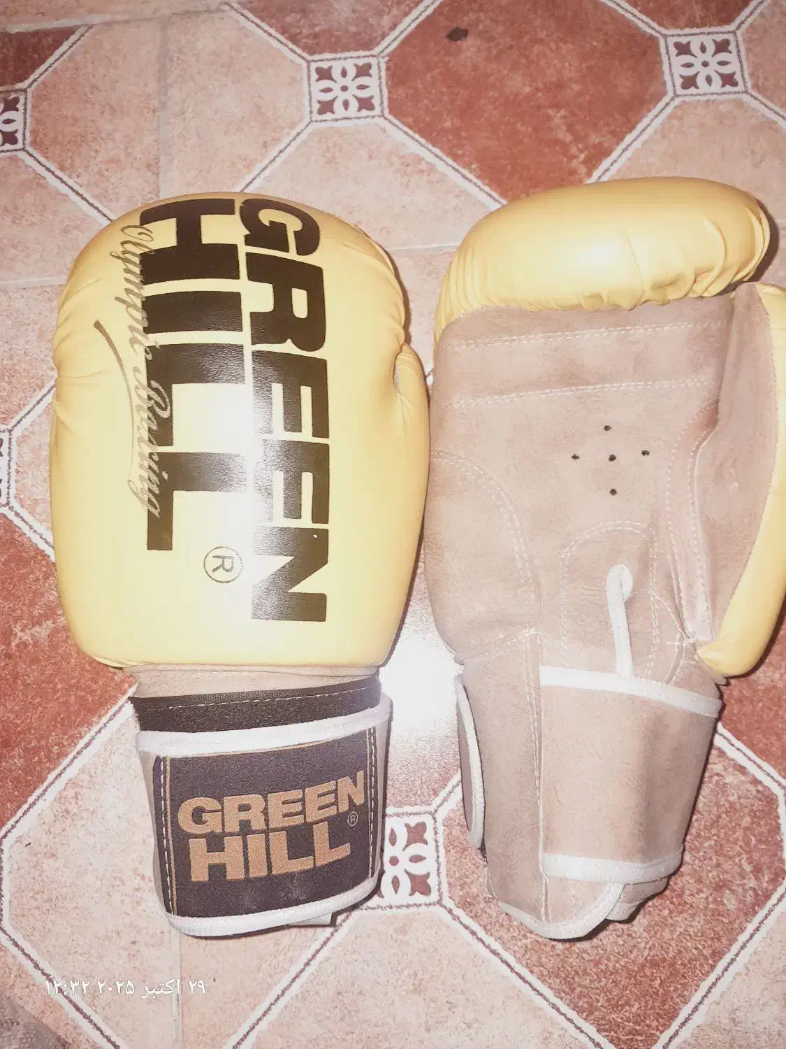 دستکش بوکس|تجهیزات ورزشی|رشت, عینک|دیوار