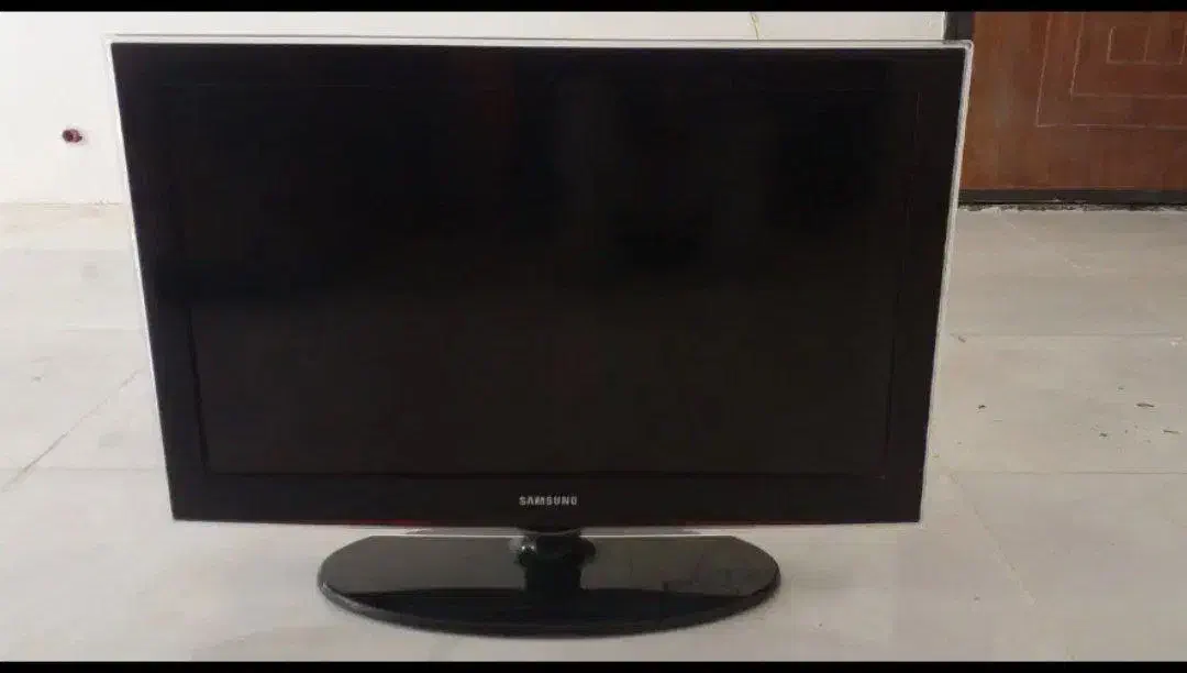 ۴۰اینچ|تلویزیون و پروژکتور|بجنورد, |دیوار