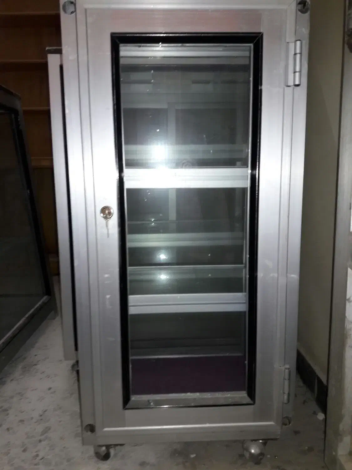 فروش ویترین الومینیوم باشیشه وچرخ کامل|بوفه، ویترین، کنسول|اهواز, کمپلو جنوبی|دیوار