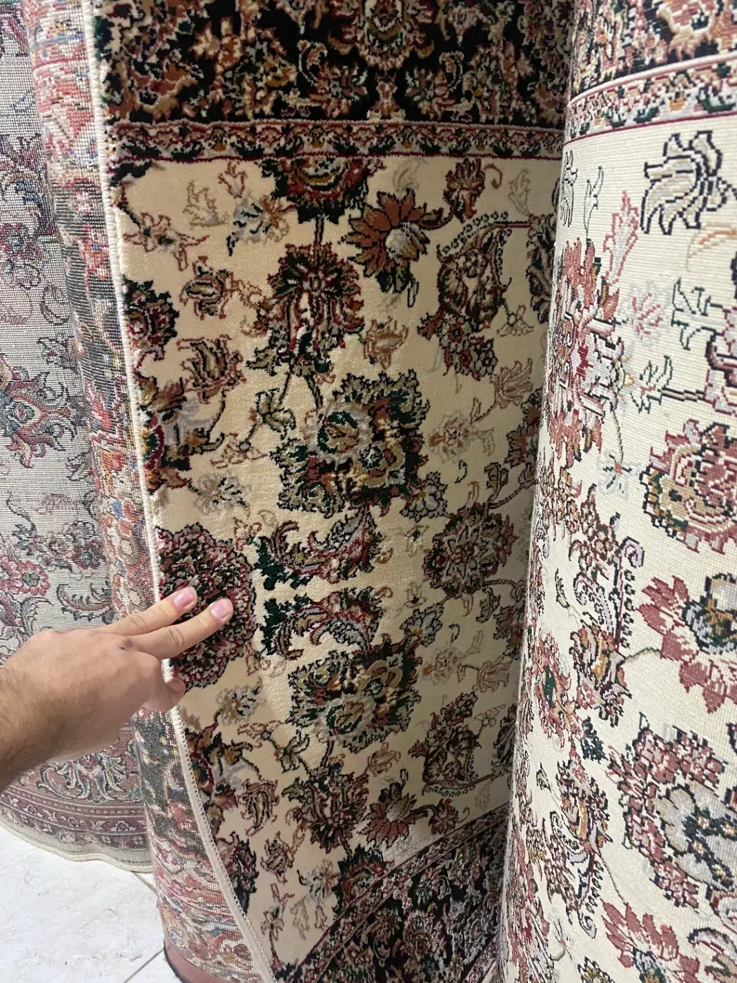 کناره فرشی|فرش|تربت‌حیدریه, باغ سلطانی|دیوار