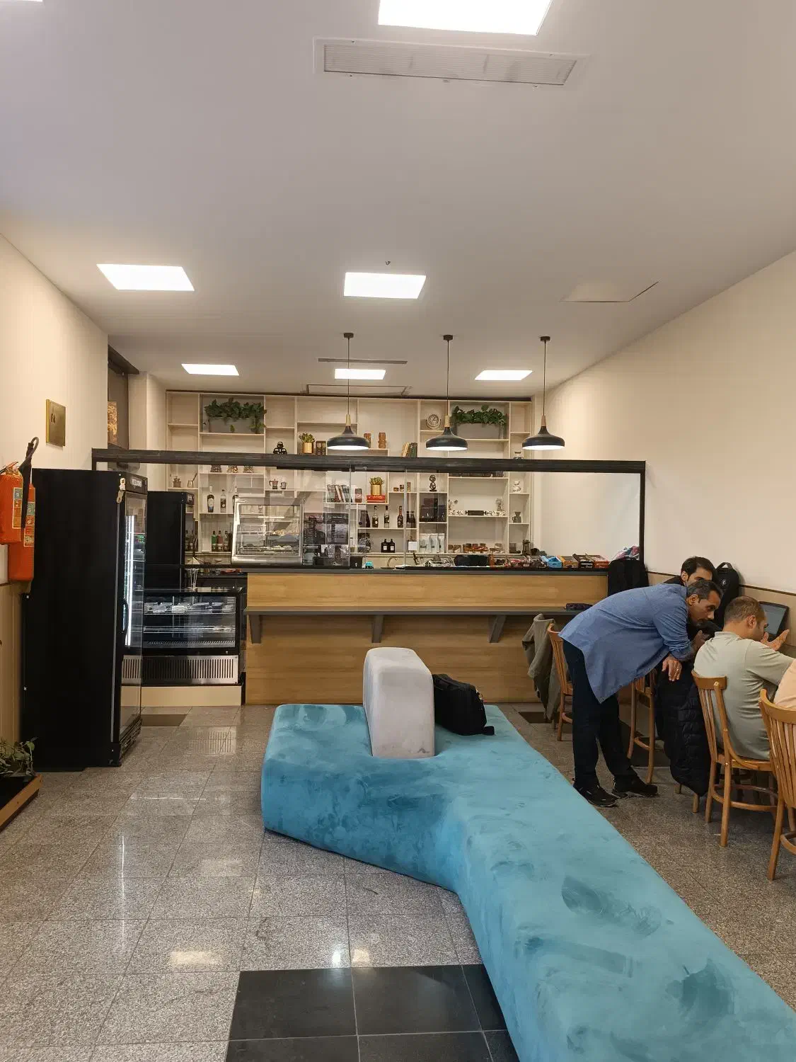 استخدام باریستا و خدمات آقا در دانشگاه|استخدام خدمات فروشگاه و رستوران|تهران, دانشگاه شریف|دیوار