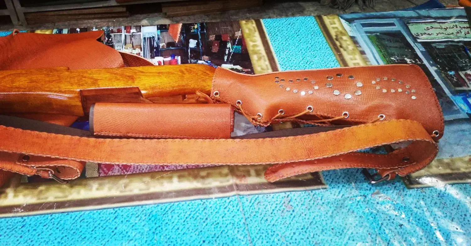 جلددوربین قنداق.بند.جلداسلحه وکمری چرمی دستدوز|کیف، کفش، کمربند|خرمآباد, |دیوار