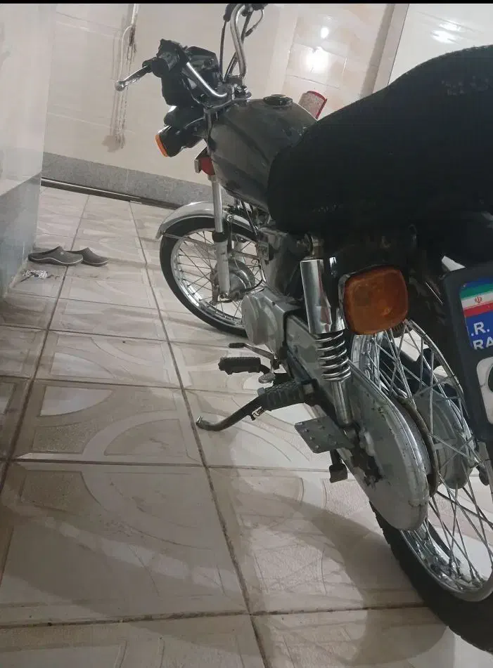 موتور هندامدل ۸۸|موتورسیکلت|قائن, |دیوار