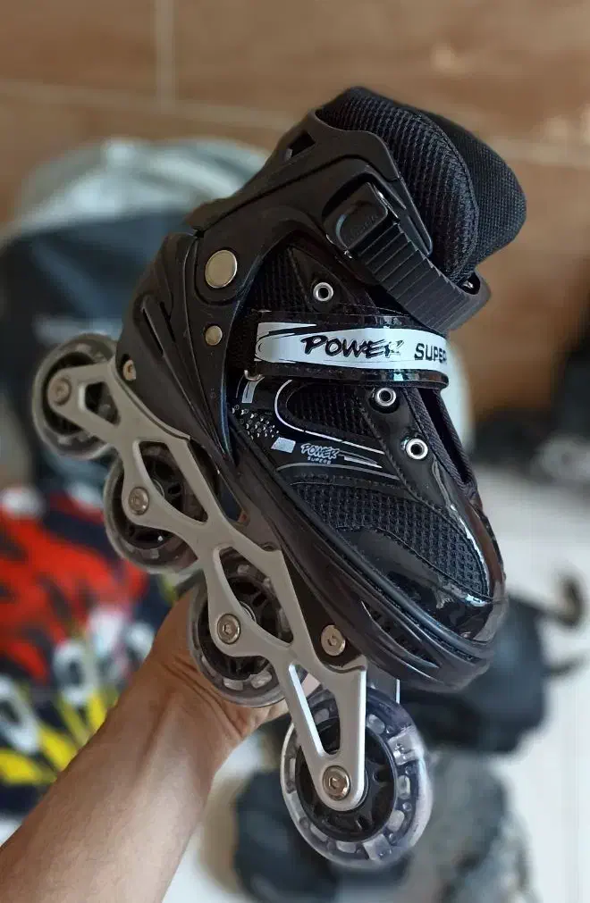 کفش اسکیت با تمام وسایل|دوچرخه، اسکیت، اسکوتر|قشم, |دیوار