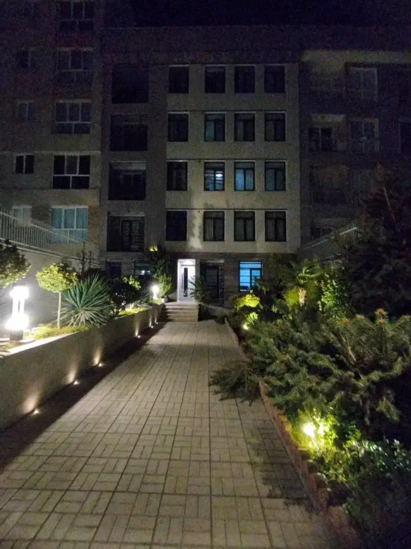 اجاره ۱۳۲ متر /لابی مبله/استخر فعال/فرمانیه شرقی