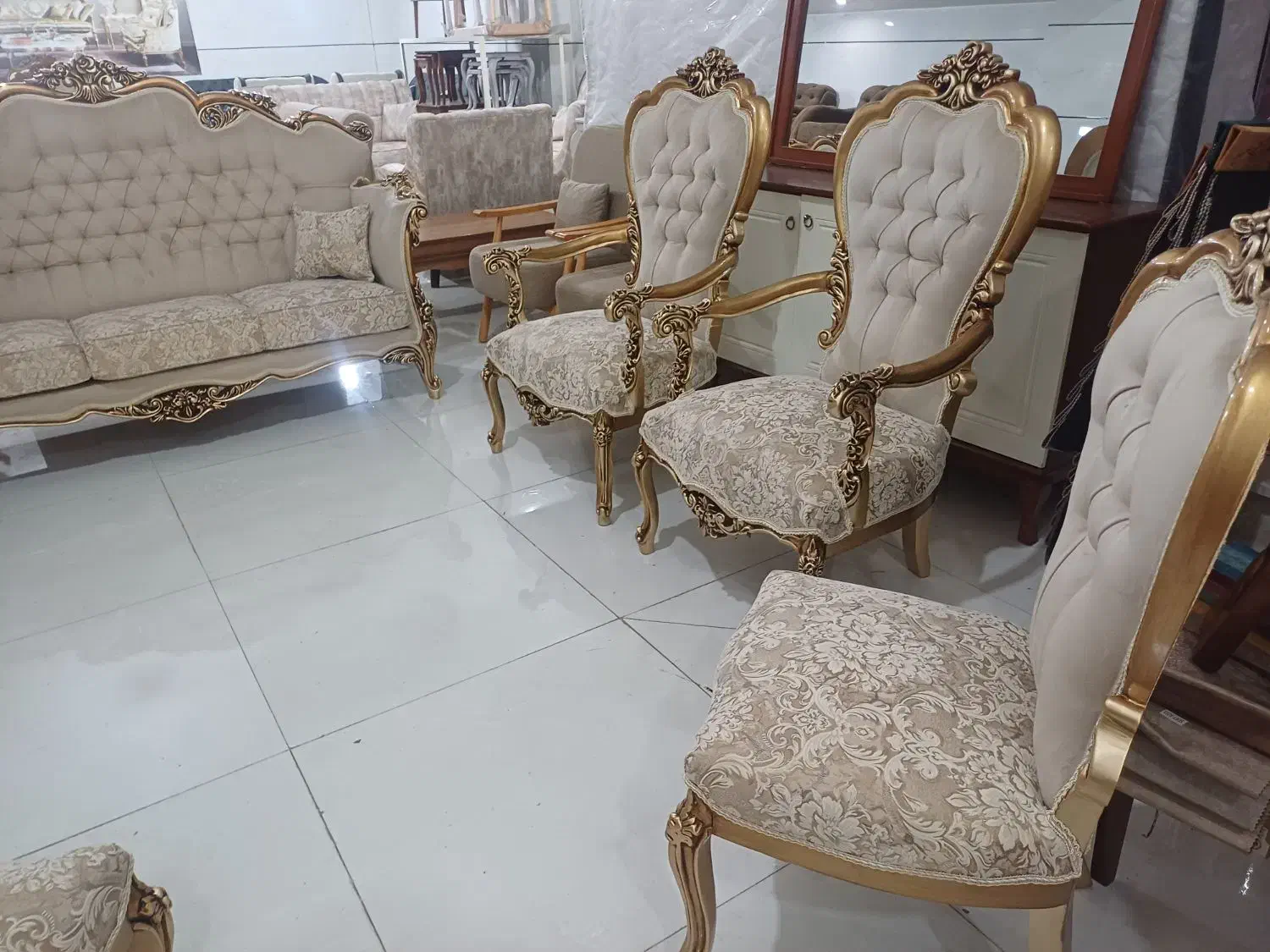 مبلمان سلطنتی کلاسیک|مبلمان خانگی و میز عسلی|محمدیه-قزوین, |دیوار