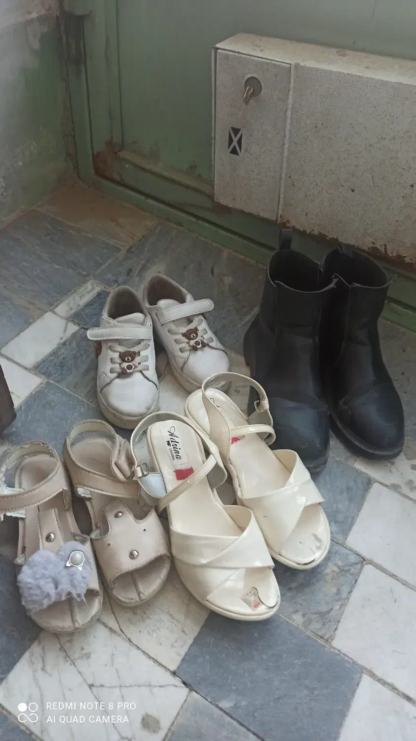 کفش|کیف، کفش، کمربند|قم, باجک سه|دیوار