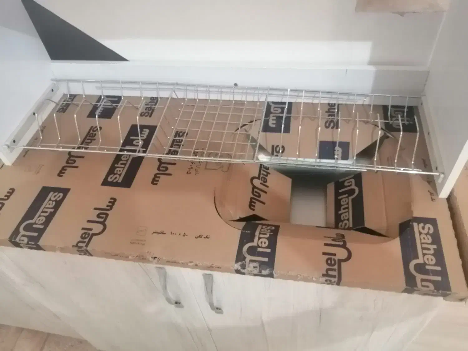 سینگ با ابچک|آبچکان و نظمدهنده ظروف|کرمان, |دیوار