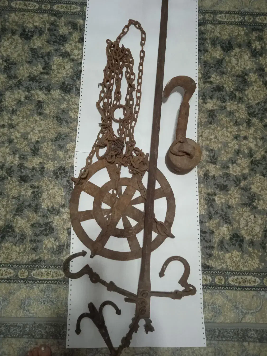 قپان قدیمی|کلکسیون اشیاء عتیقه|همدان, |دیوار