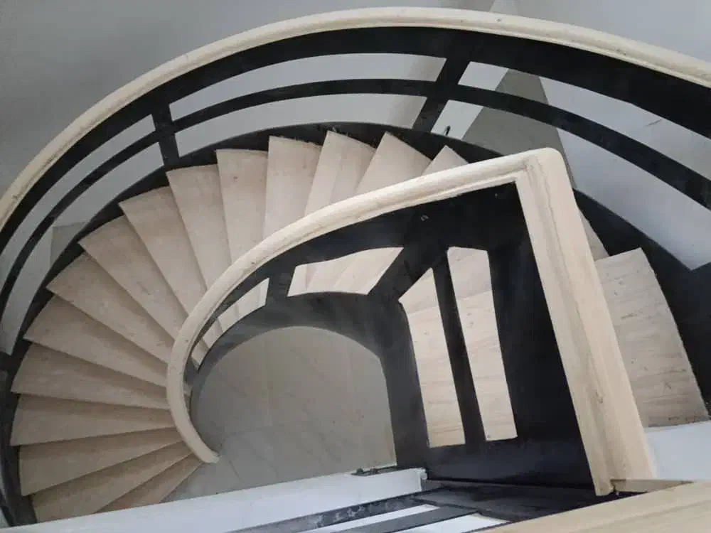 اجرای پله گرد(دوبلکس شیری)|خدمات پیشه و مهارت|میانه, |دیوار