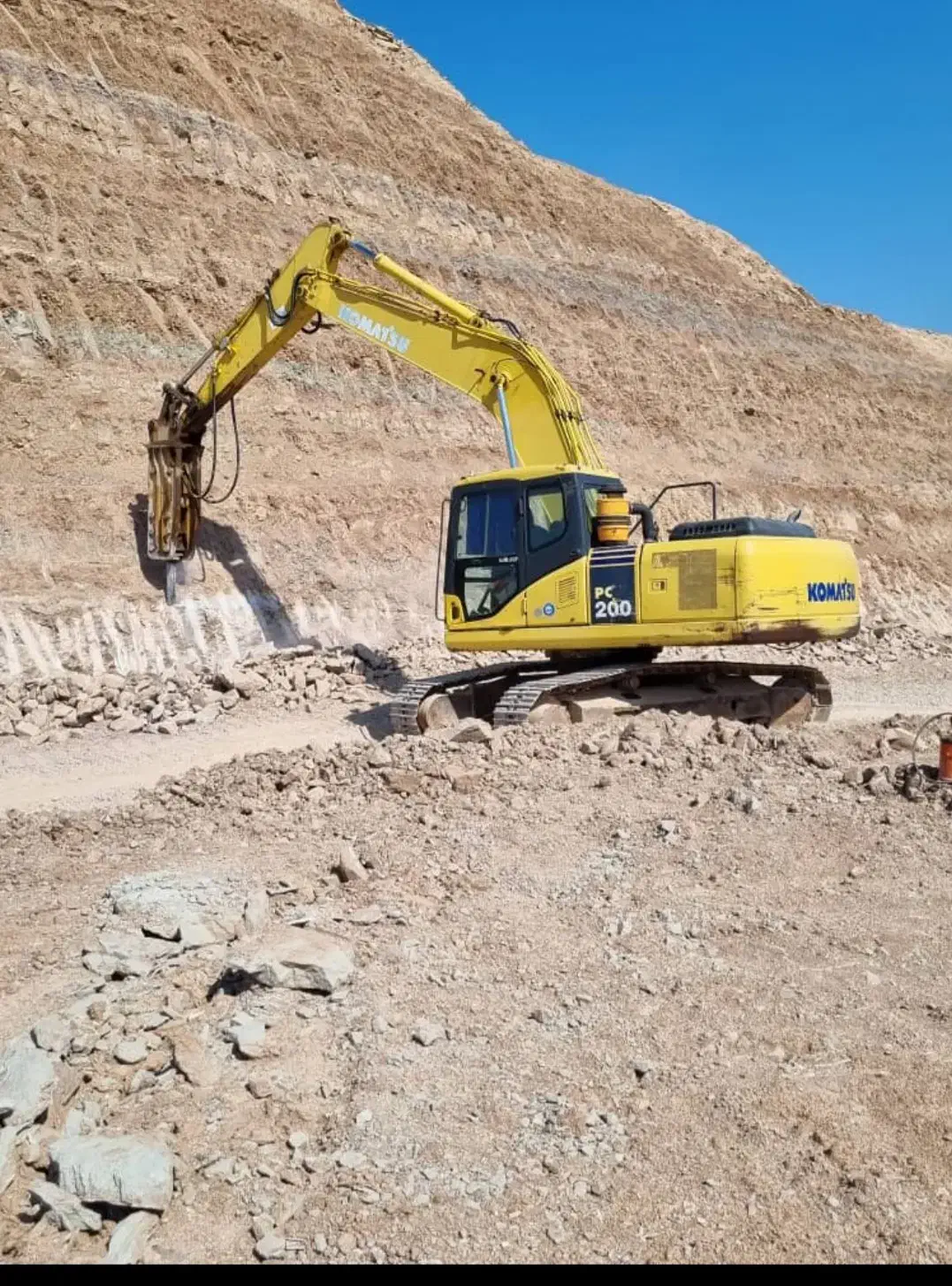 اجاره بیل بکهو لودر بیل زنجیری|خدمات حمل و نقل|رشت, کوی طالقانی|دیوار