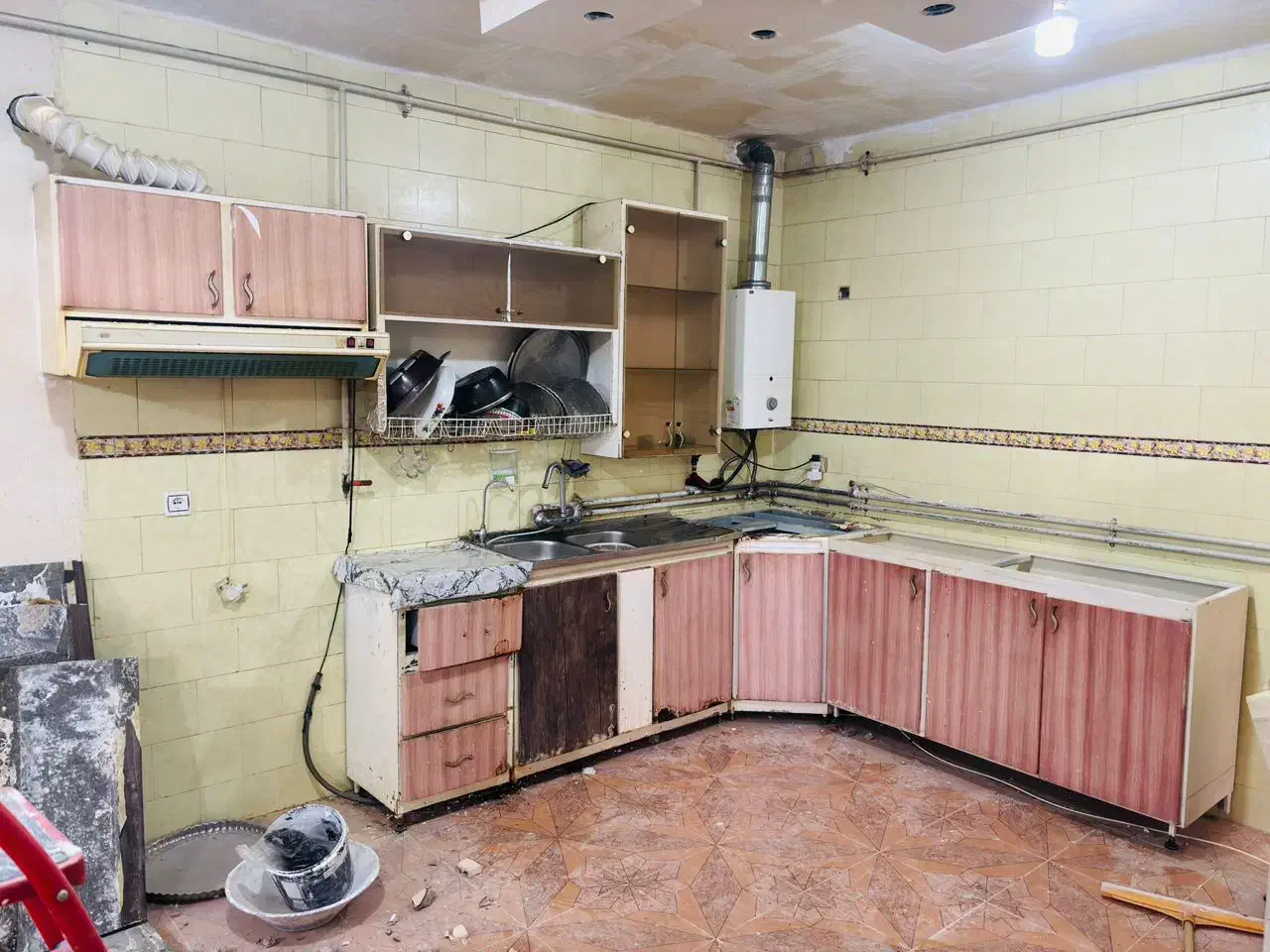 فروش کابینت با هود و سینک|آب‌چکان و نظم‌دهنده ظروف|دوگنبدان, |دیوار