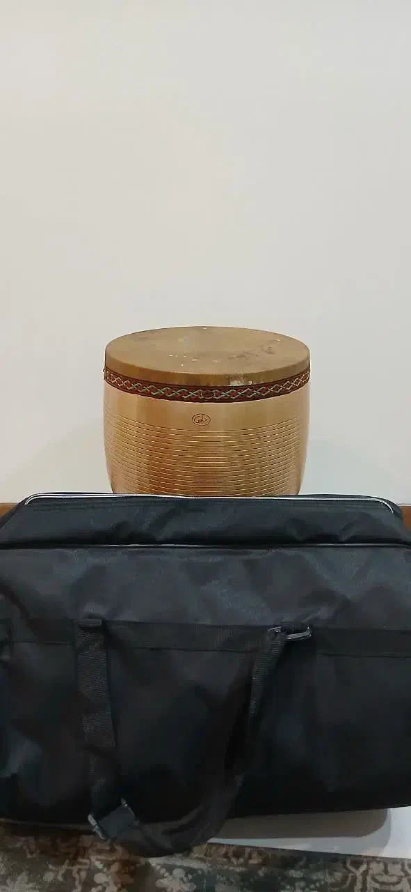 تنبک حلمی|سازهای سنتی|تهران, دبستان|دیوار