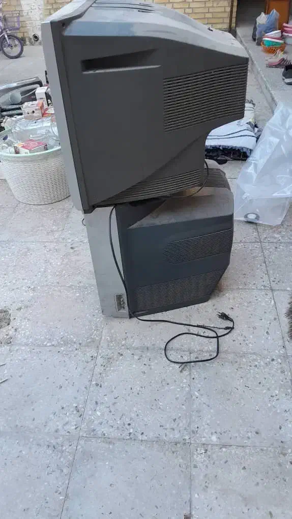 دوعدد تلوزیون یکی لجی ودومی. پاناسنیک|تلویزیون و پروژکتور|بندر امام خمینی, |دیوار