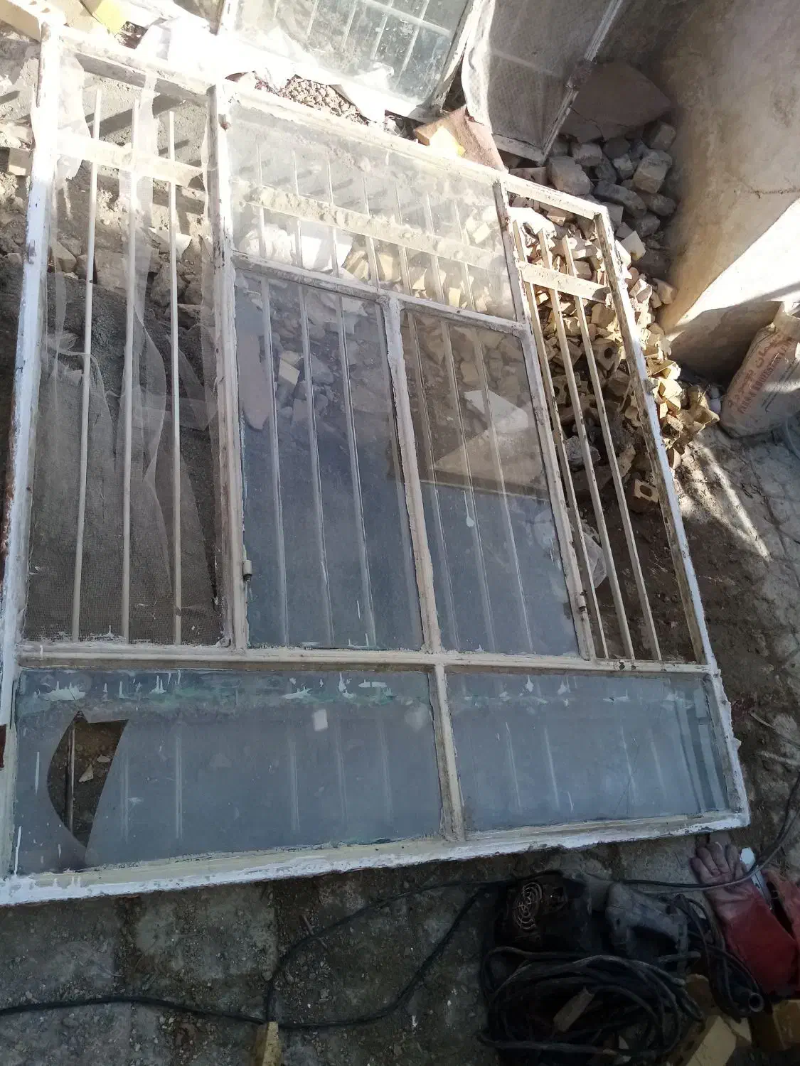 درب وپنجره کارکرده|مصالح و تجهیزات ساختمان|چناران, |دیوار