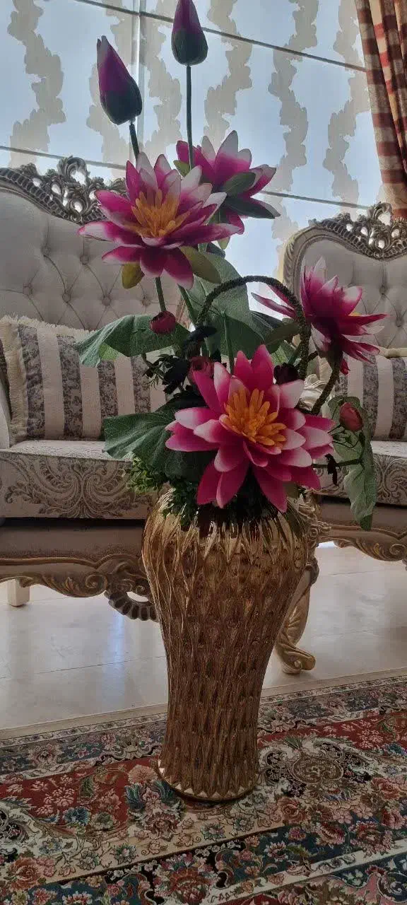 گلدان با گل مرداب شاخه گل رز مصنوعی هدیه روز مادر|گل مصنوعی|مشهد, چهارچشمه|دیوار