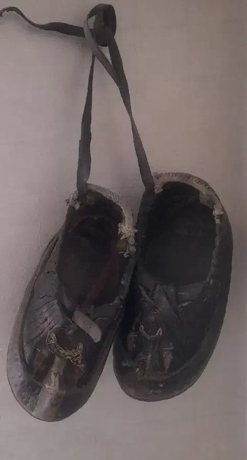 گیوه چرم  و قفل و قیچی عتیقه|کلکسیون اشیاء عتیقه|مشهد, کوثر|دیوار