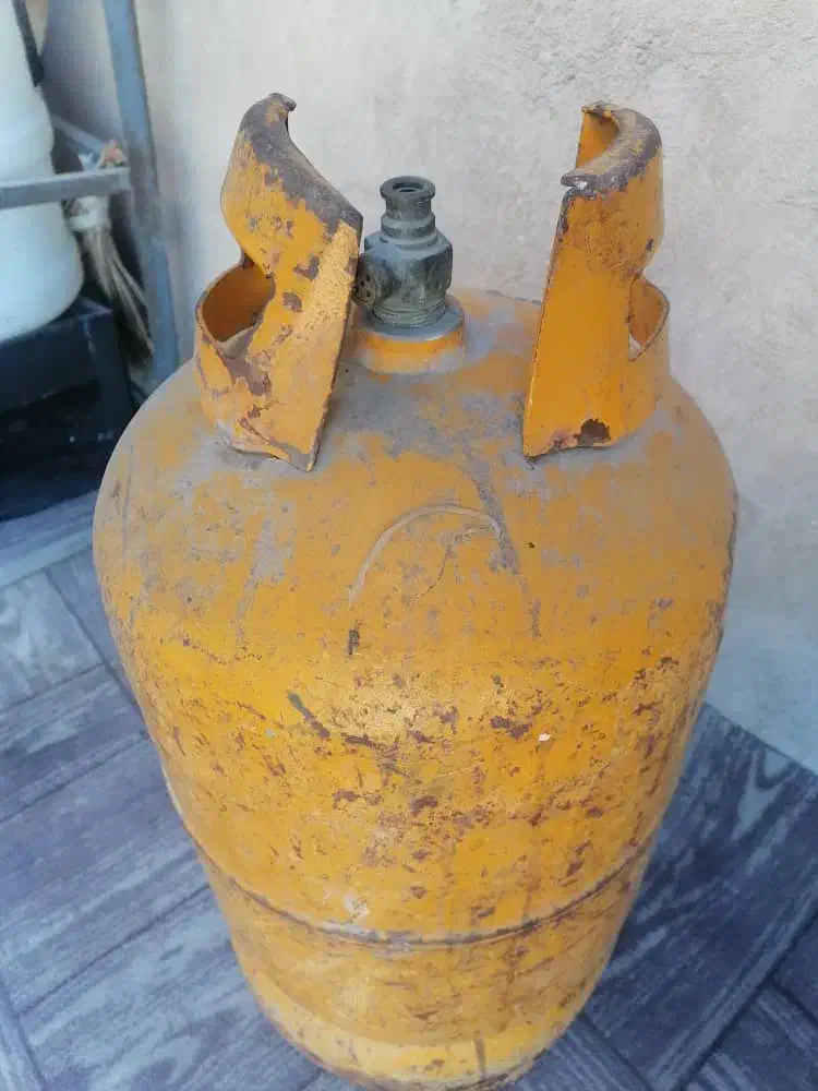 ۲عدد کپسول ایران گاز پر از گاز قیمت ۱۳۰۰|اجاق گاز و لوازم برقی پخت‌وپز|اهواز, کوی فرهنگیان ۲|دیوار