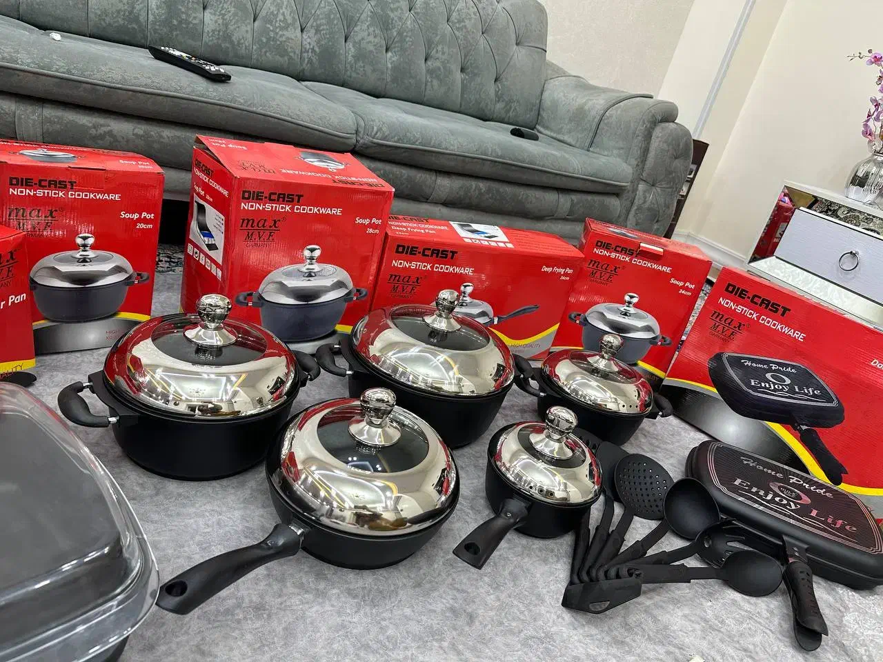 سرویس قابلمه چدن آلمانی قدیمی|ظروف پختوپز|تهران, شهرک ولیعصر شمالی|دیوار