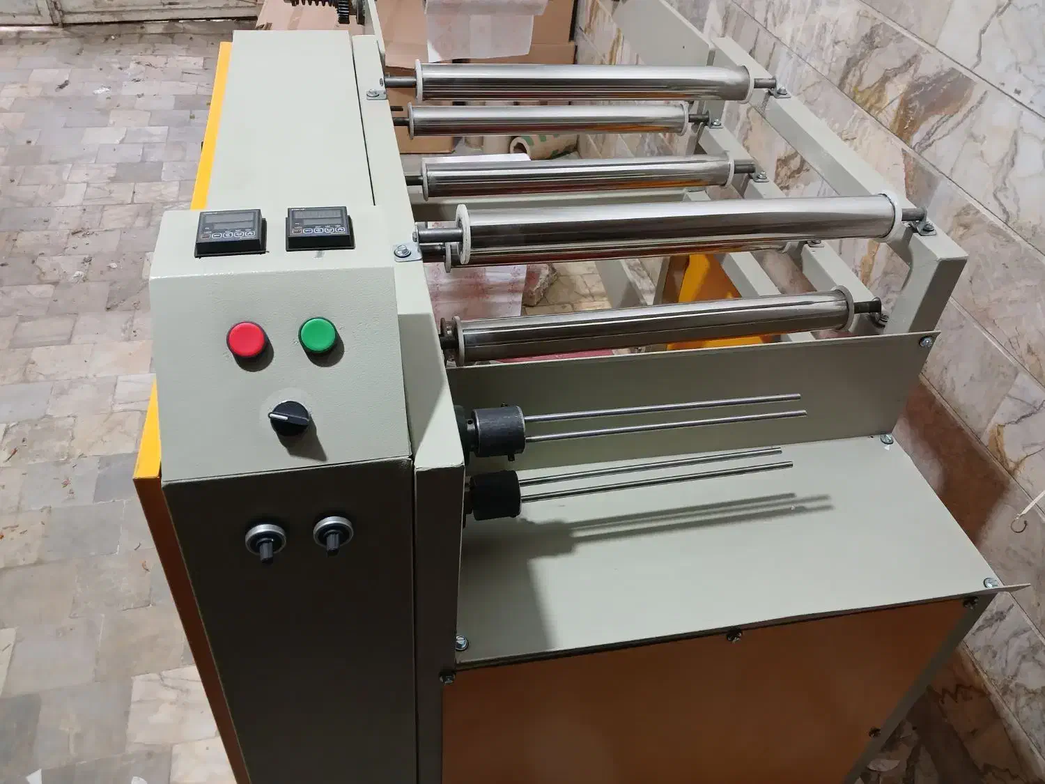 دستگاه رول سفره یکبار مصرف دولاین|ماشین‌آلات صنعتی|شهریار, اسد‌آباد|دیوار