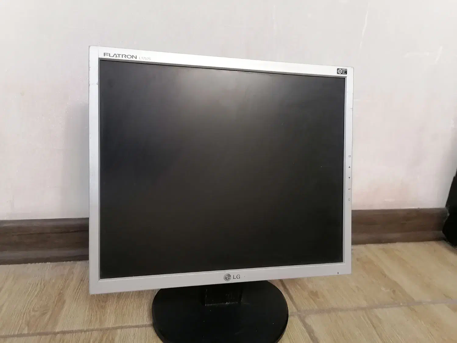 مانیتور 17|قطعات و لوازم جانبی رایانه|تبریز, |دیوار