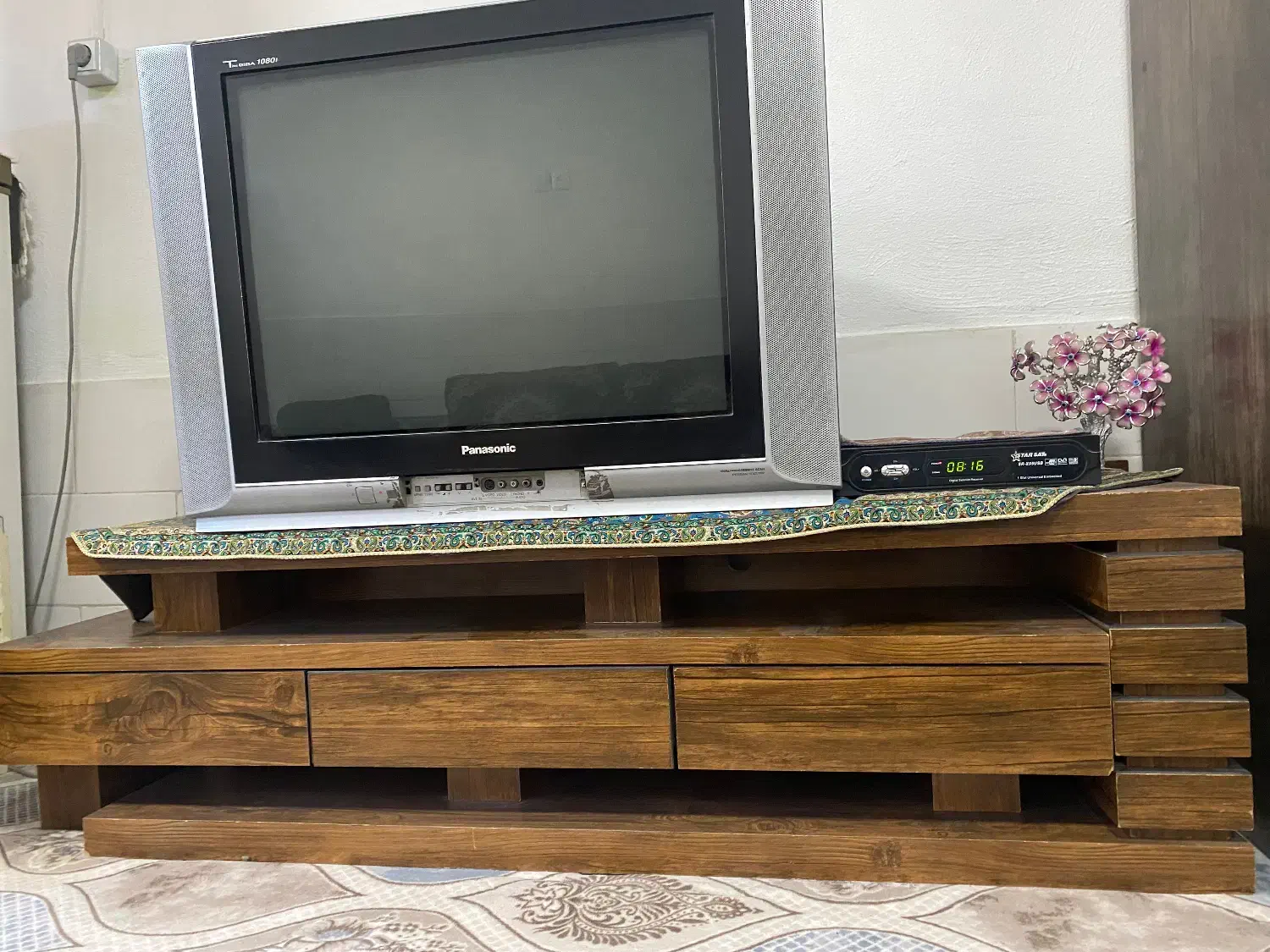 میز تلویزیون و تلویزیون پاناسونیک|تلویزیون و پروژکتور|برازجان, |دیوار