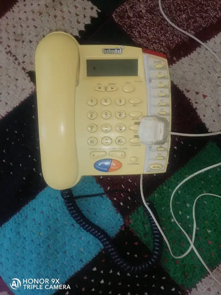 تلفن منزل وغیره...مناسب کاملا سالم تضمینی|تلفن رومیزی|شهرکرد, |دیوار