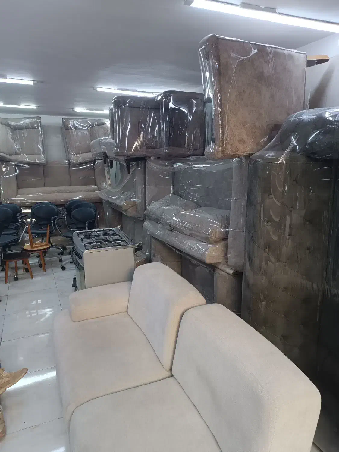 خریدار و فروشنده مبل راحتی (خریدار در تمام مناطق)|مبلمان خانگی و میز عسلی|تهران, صادقیه|دیوار