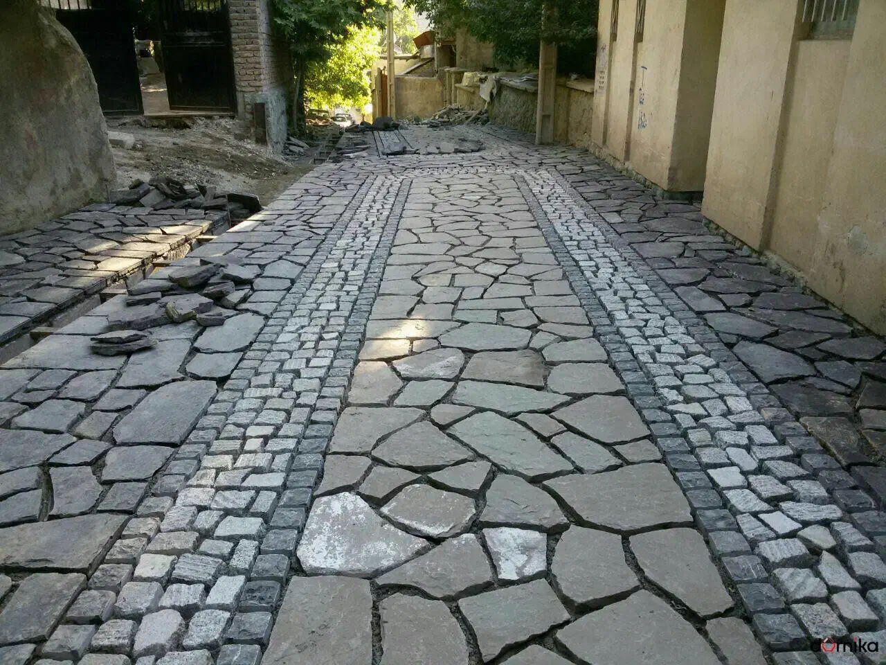 سنگ فرش و جدول موزائیک|فعالیت داوطلبانه|بافق, |دیوار