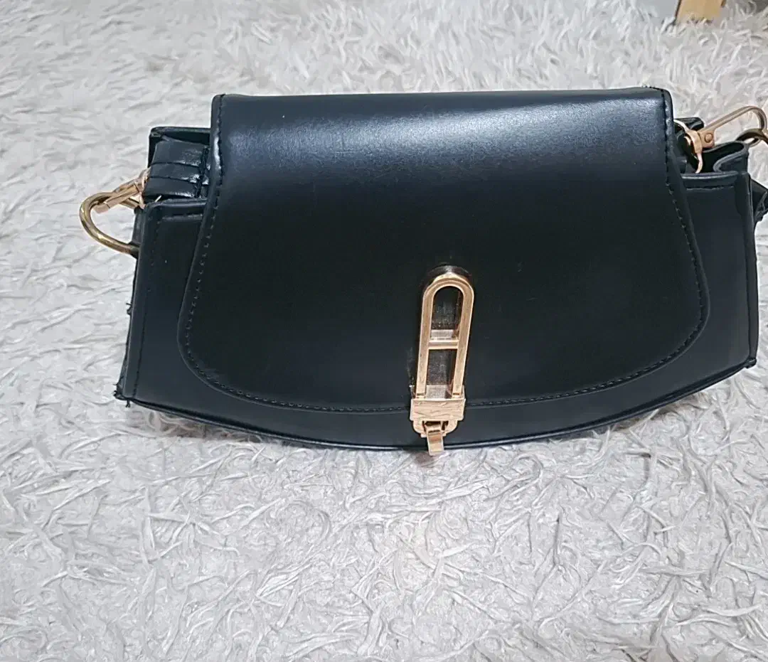 کیف مشکی|کیف، کفش، کمربند|خزل, |دیوار