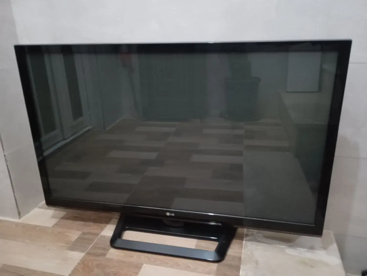 LCD|تلویزیون و پروژکتور|شیراز, کرونی(خاتونک)|دیوار