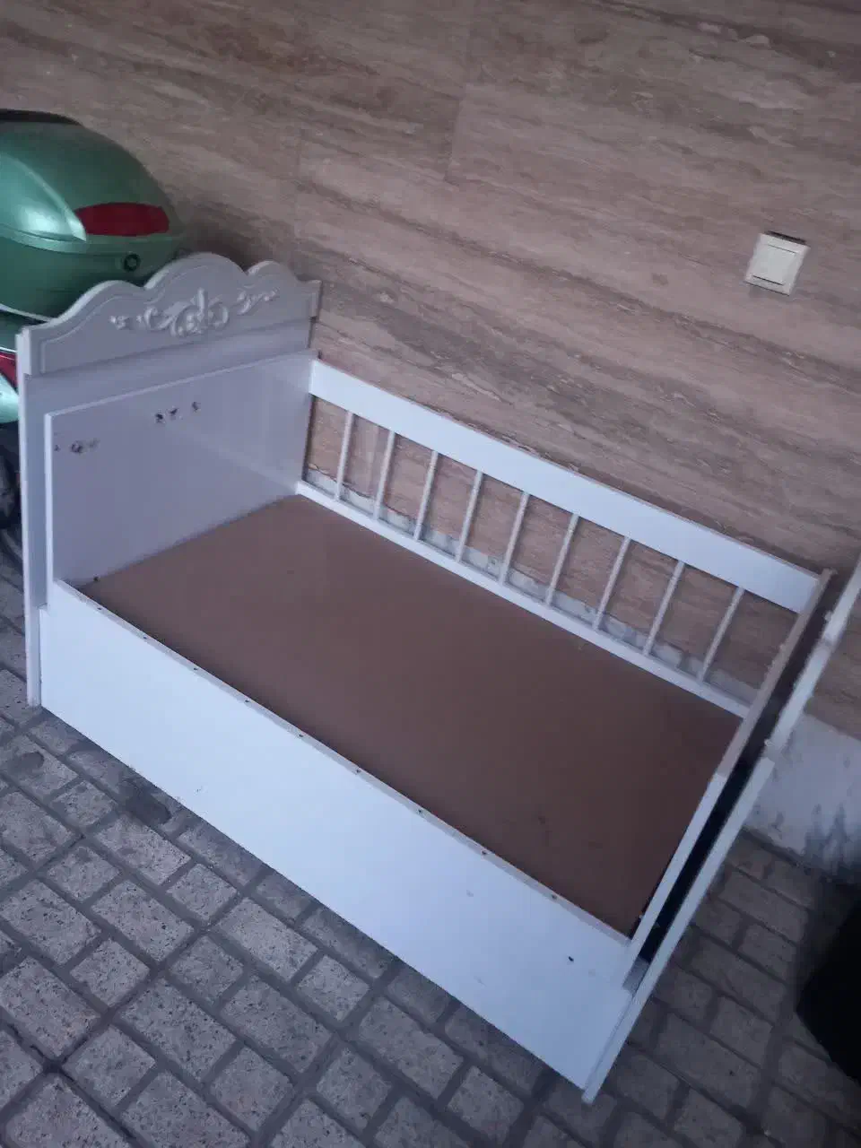 تخت کودک نوزاد|تخت و صندلی بچه|مشهد, استاد یوسفی (شهرک غرب)|دیوار