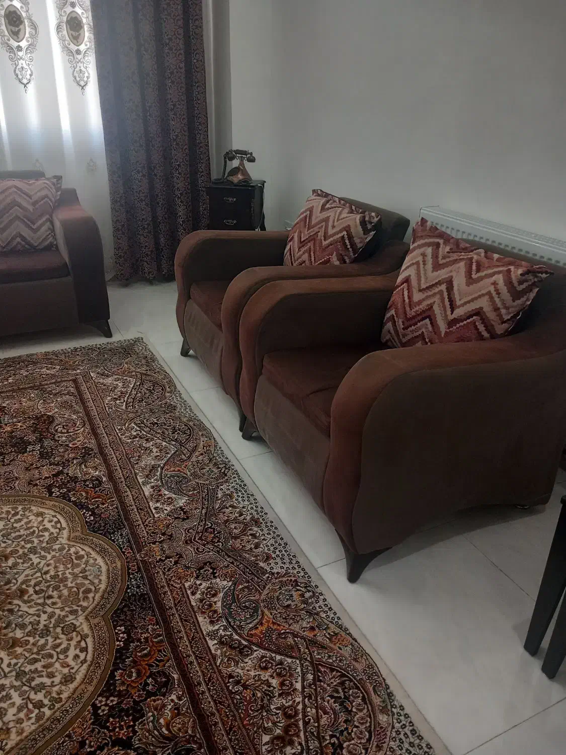 مبل راحتی همراه میز جلو مبلی|مبلمان خانگی و میز عسلی|محمدیه-قزوین, |دیوار