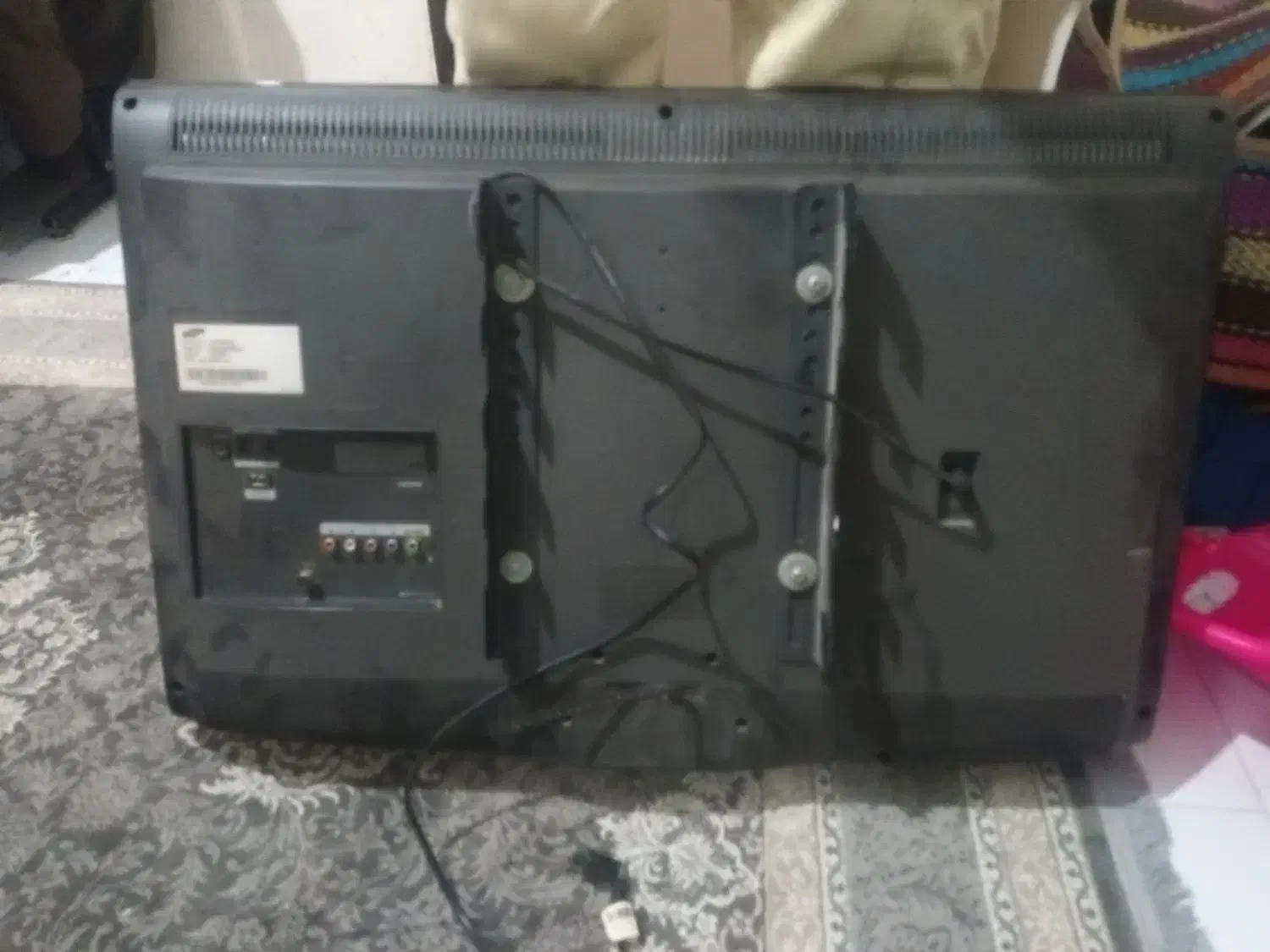 تلوزیون ال سی دی ۳۲ اینچ نیاز به تعمیر|تلویزیون و پروژکتور|فردیس, شهرک شهید حسینی|دیوار