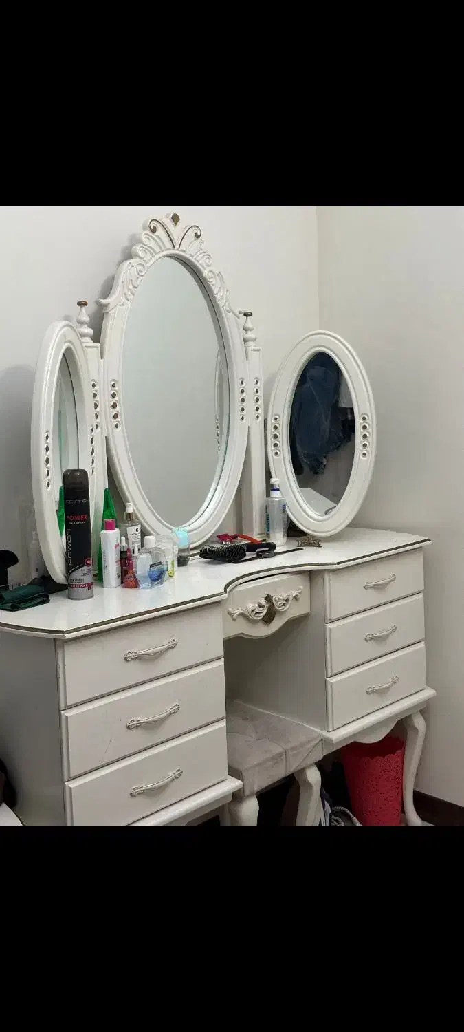 تختخواب و میز آیینه|تخت و سرویس خواب|پردیس, فاز ۸|دیوار