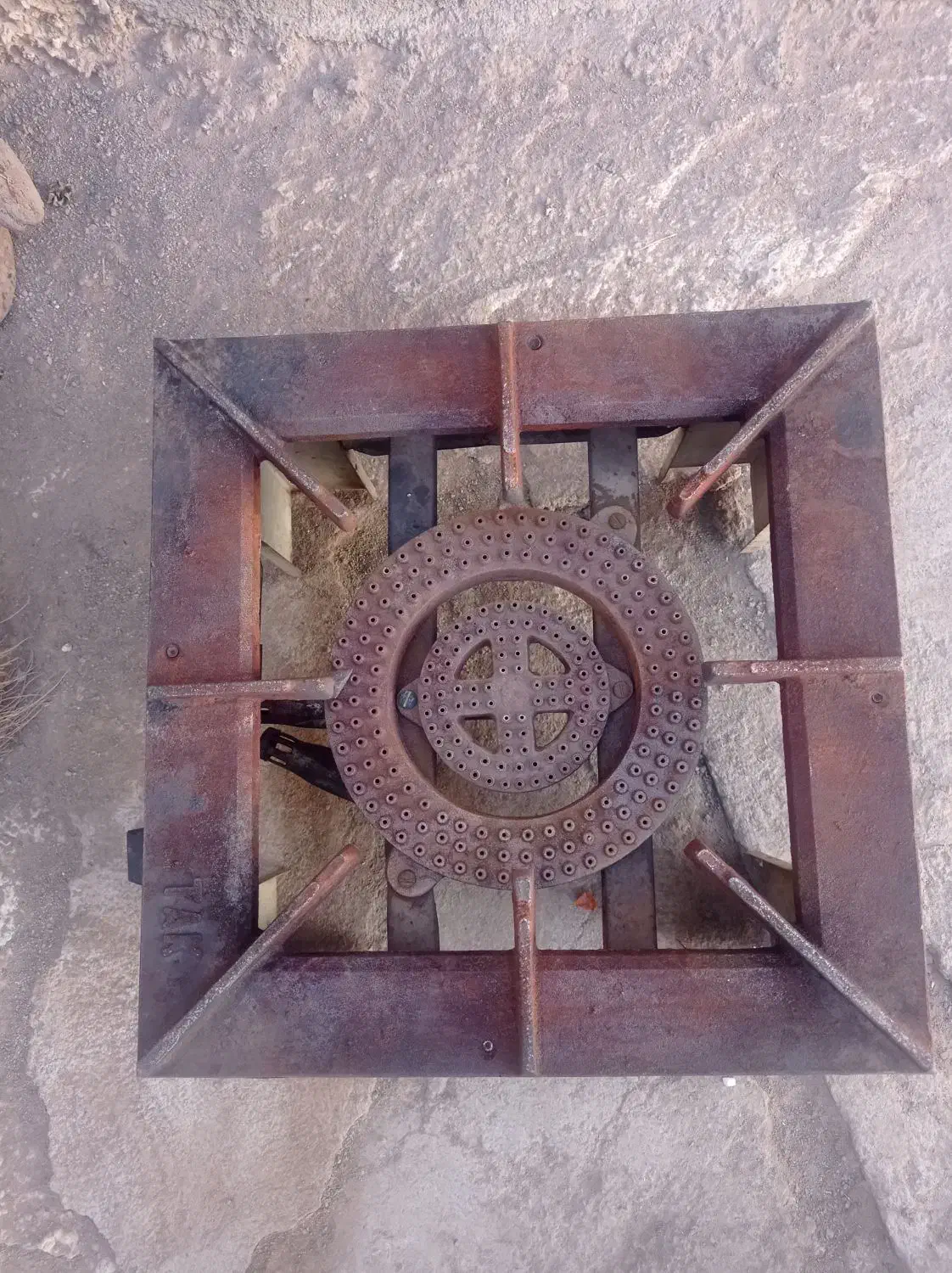 تانکر آب 300لیتری و اجاق گاز|مصالح و تجهیزات ساختمان|نیشابور, دربقاضی|دیوار