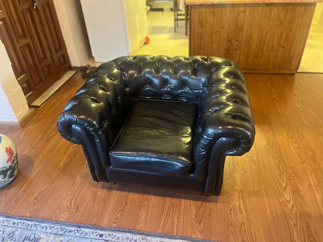 مبل چستر چرم|مبلمان خانگی و میز عسلی|رامسر, |دیوار