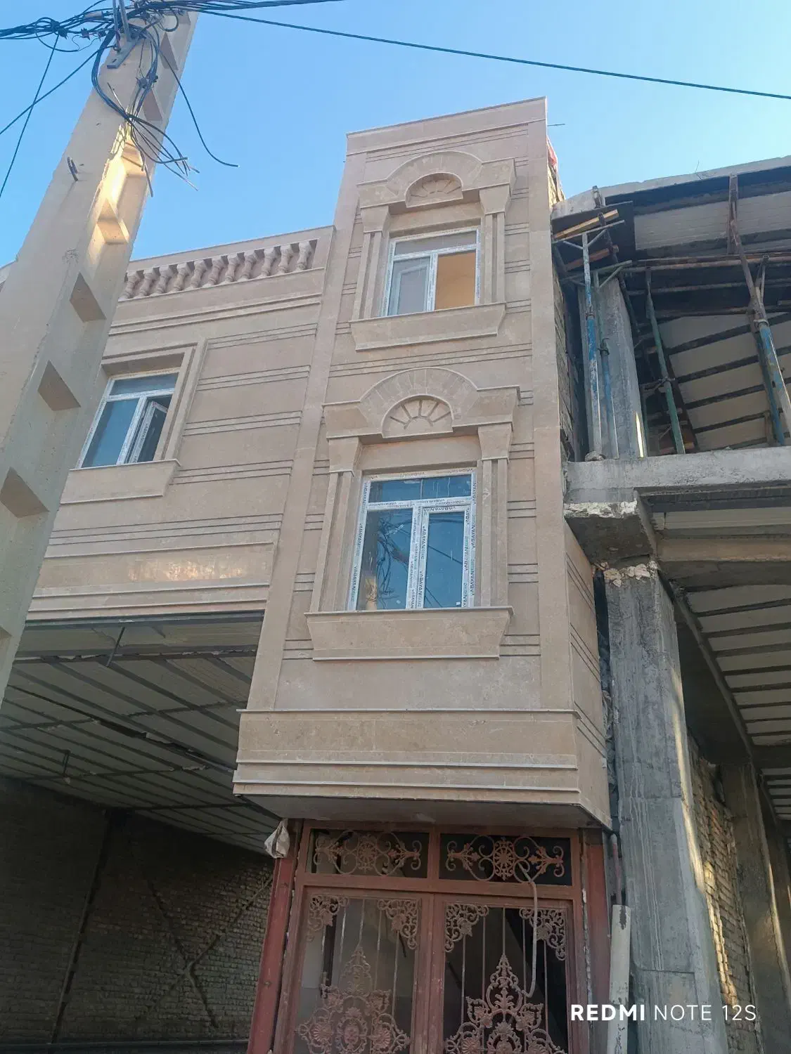 اجرای تمام کارهای سرامیک و سنگ نما و کف بدنه|خدمات پیشه و مهارت|نورآباد, |دیوار