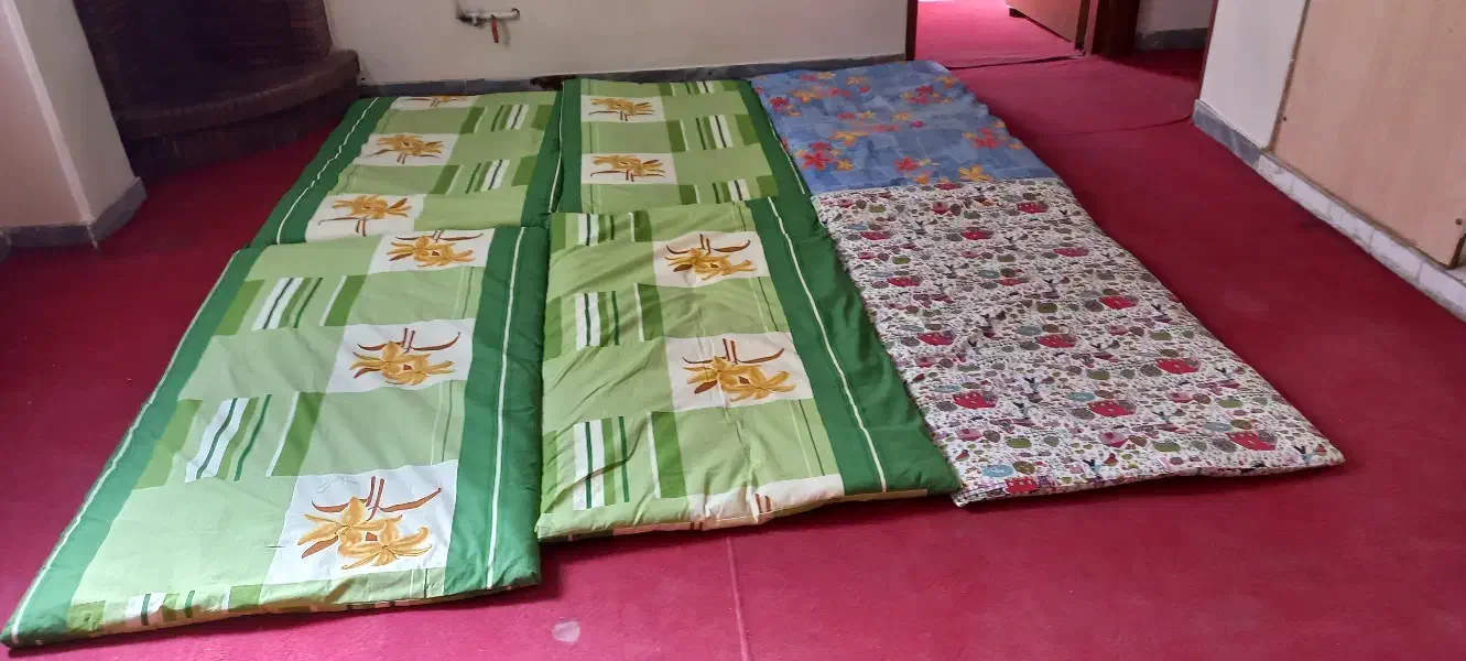 فروش تشک و لحاف و پتو و متکا|رختخواب، بالش، پتو|سمنان, |دیوار