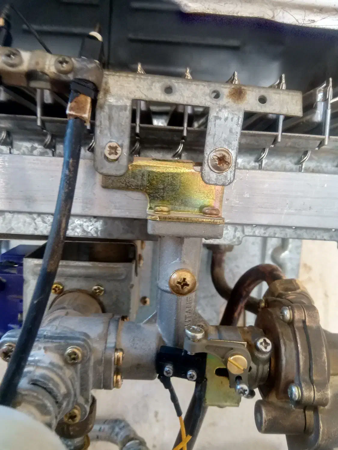 سرویس وتعمیرتخصصی بخاری وابگرمکن|آبگرمکن، پکیج، شوفاژ|کرمان, |دیوار