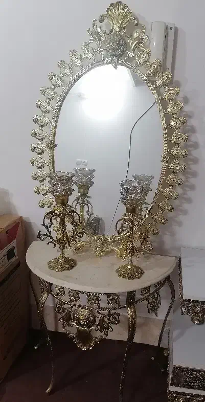 آینه شمعدانی برنز|آینه|قم, قلعه کامکار|دیوار