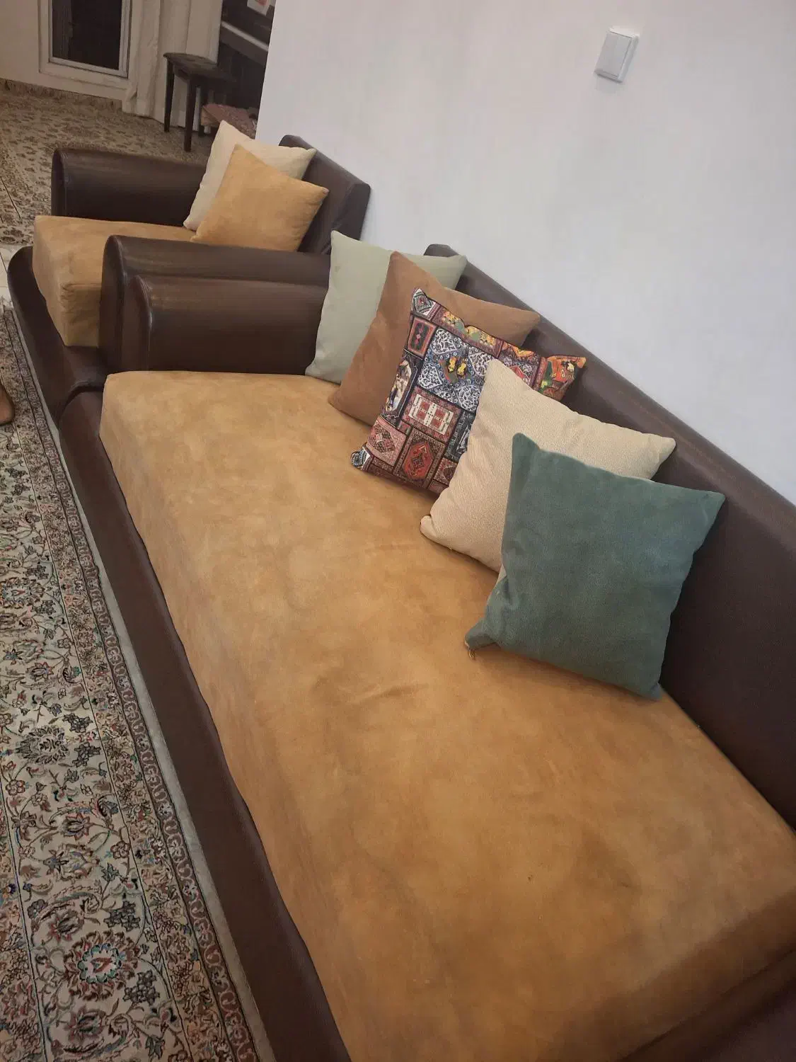مبلمان ۷ نفره لوکس چرم و‌پارچه راحتی|مبلمان خانگی و میز عسلی|شیراز, رحمت‌آباد|دیوار