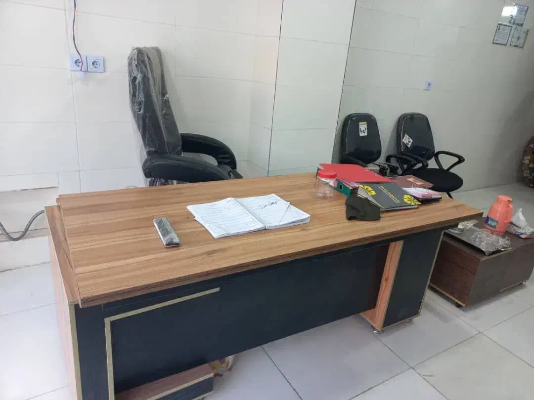 میز اداری و صندلی چرخ دار|دفتر کار|مسجد سلیمان, |دیوار