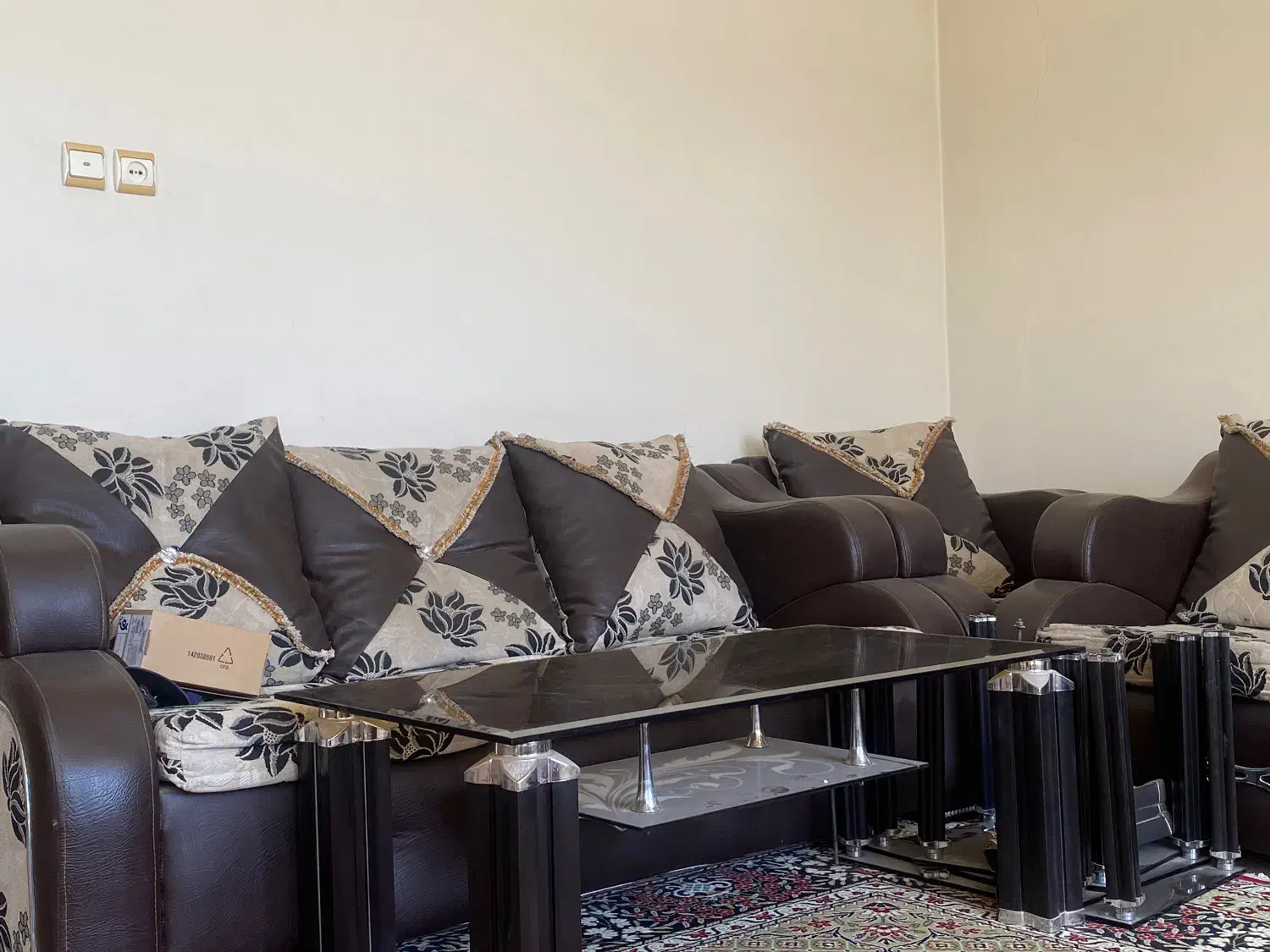 مبل چرمی ۷ نفره|مبلمان خانگی و میز عسلی|اصفهان, خلجا|دیوار