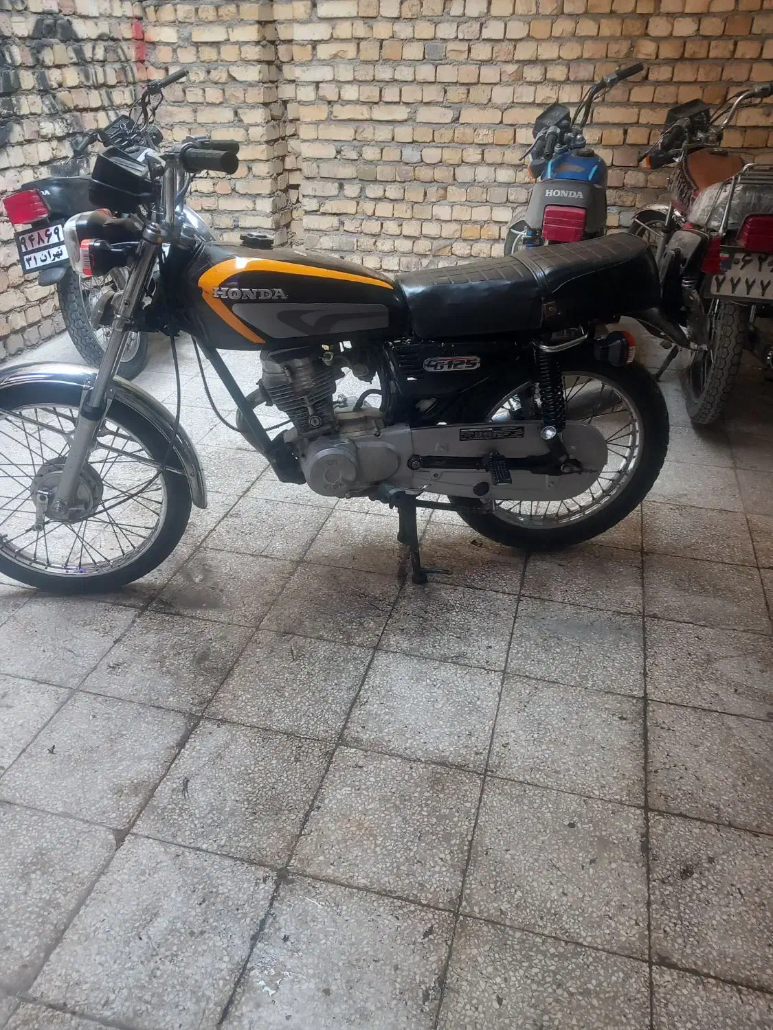 نامی۸۴|موتورسیکلت|کاشان, کارگر|دیوار