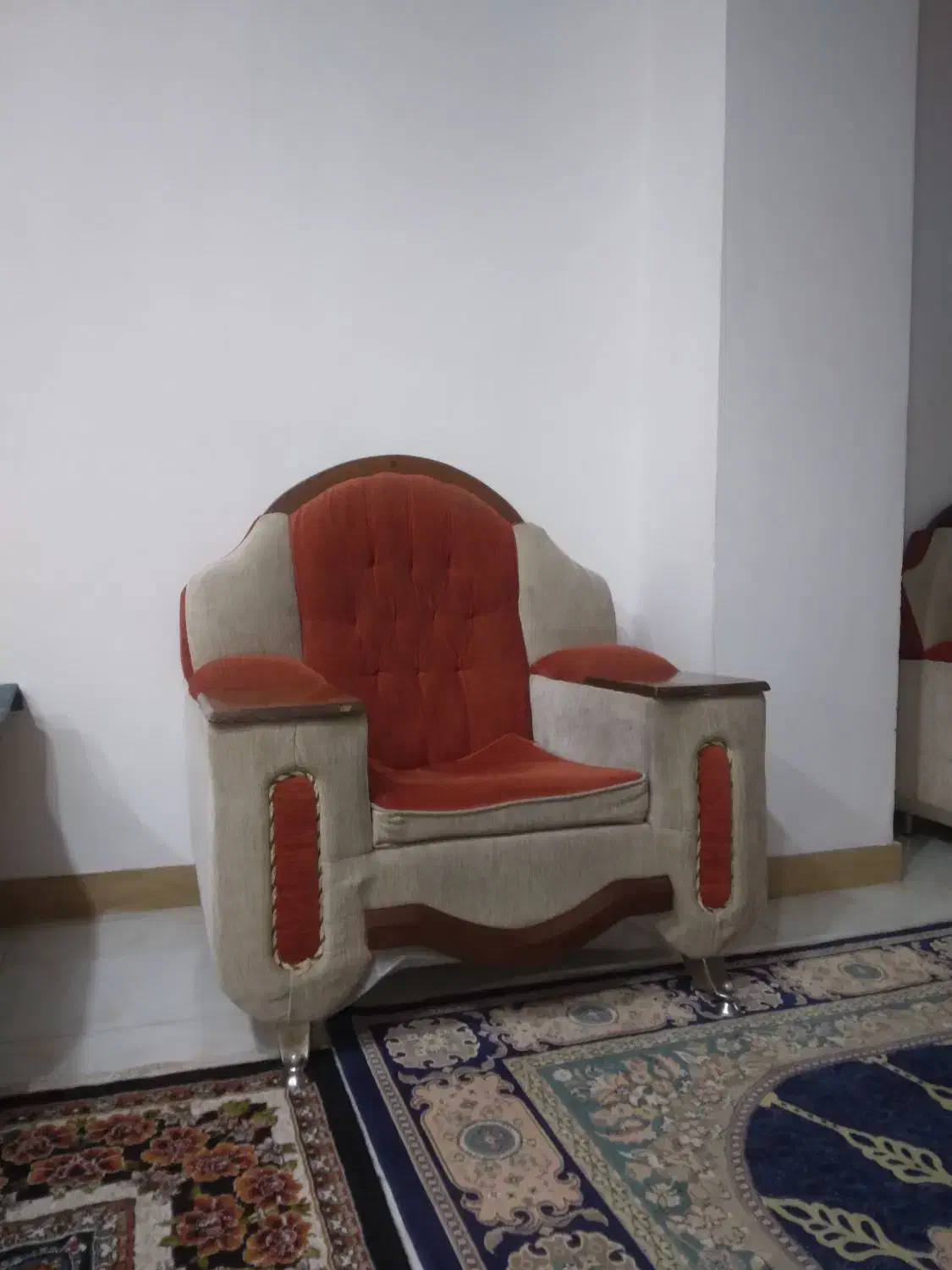 مبل راحتی|مبلمان خانگی و میز عسلی|تالش, هشتپر|دیوار