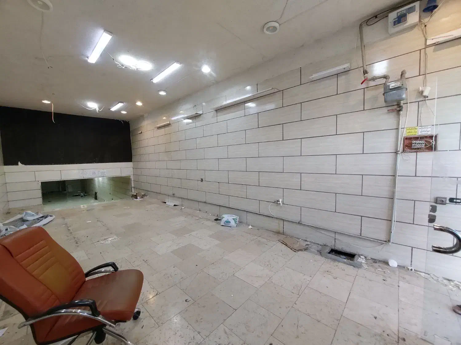 ۱۱۰متر فلت/عرض مغازه ۵متر /همکف|اجارهٔ مغازه و غرفه|اندیشه, اندیشه فاز ۱|دیوار